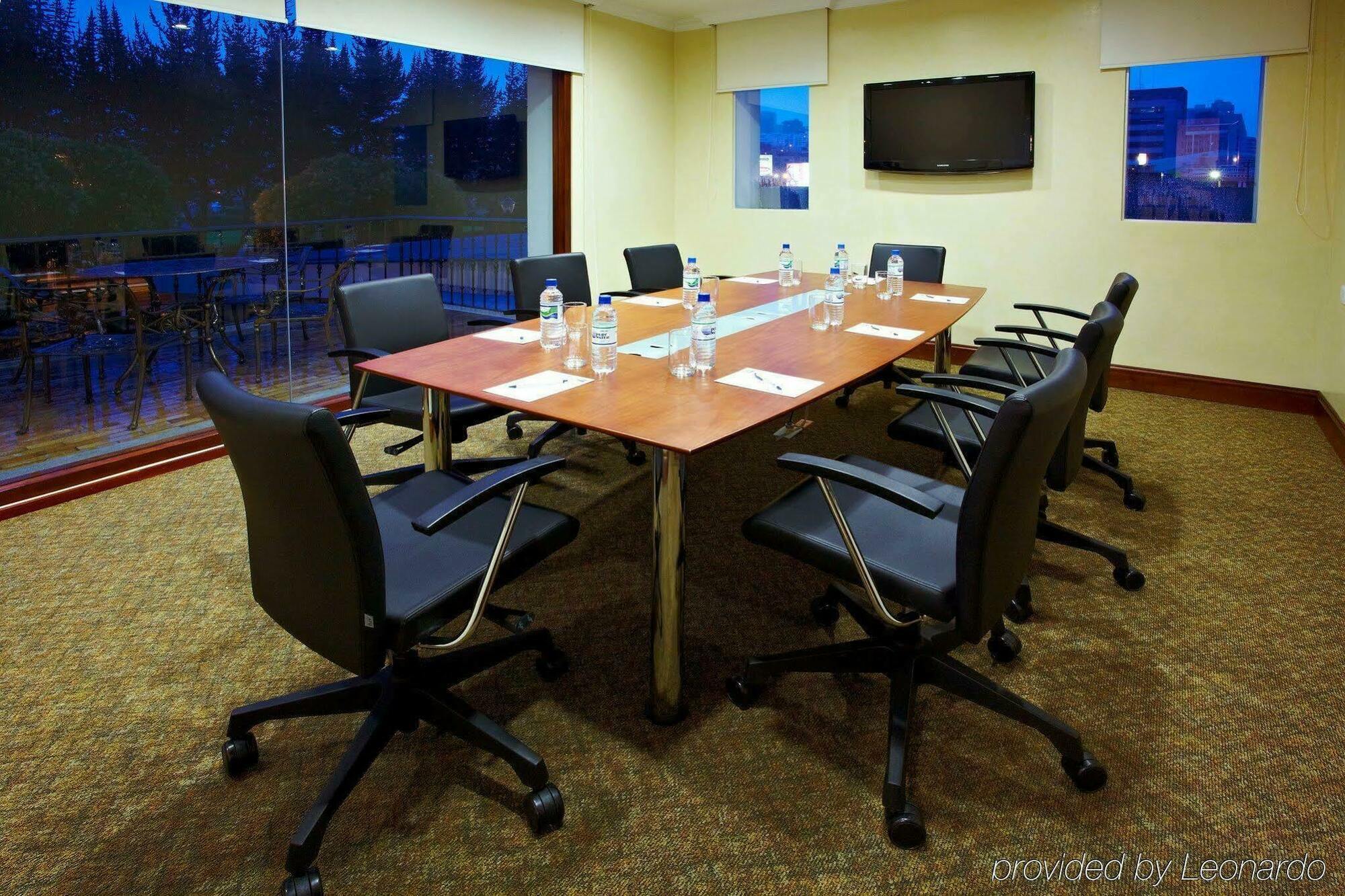 Holiday Inn Express Quito By Ihg Exterior foto