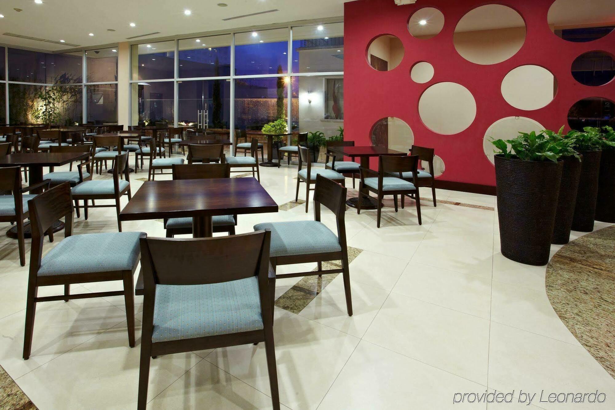 Holiday Inn Express Quito By Ihg Exterior foto