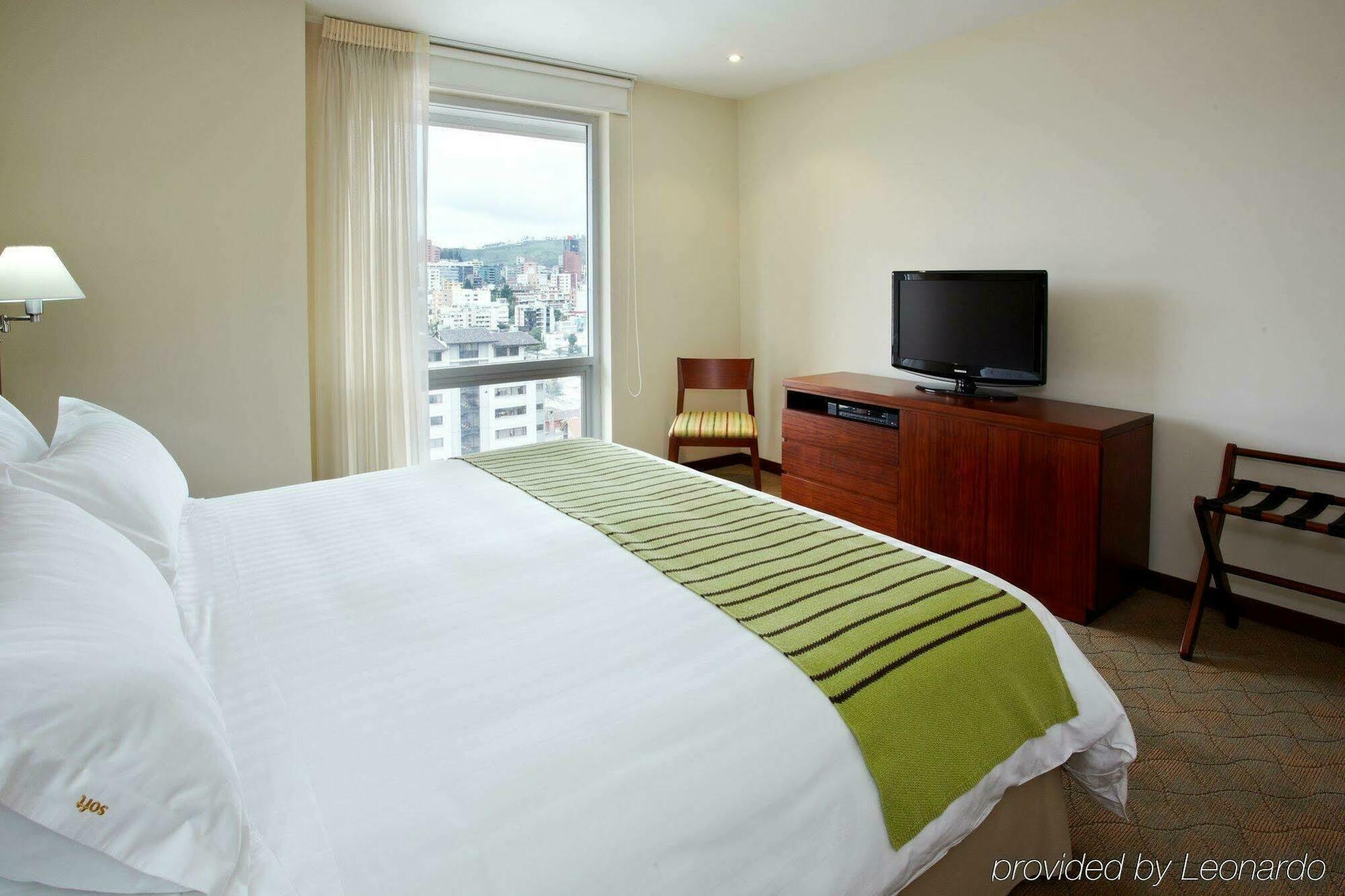Holiday Inn Express Quito By Ihg Exterior foto